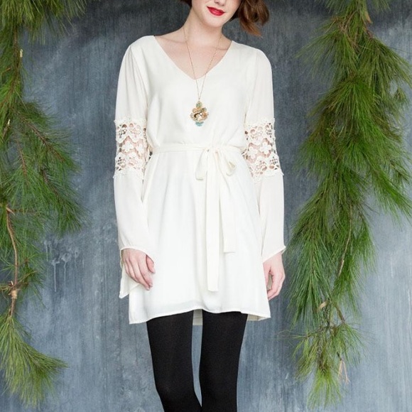 HP! 🎉Francesca's Everwood White Crochet Dress - Picture 2 of 7